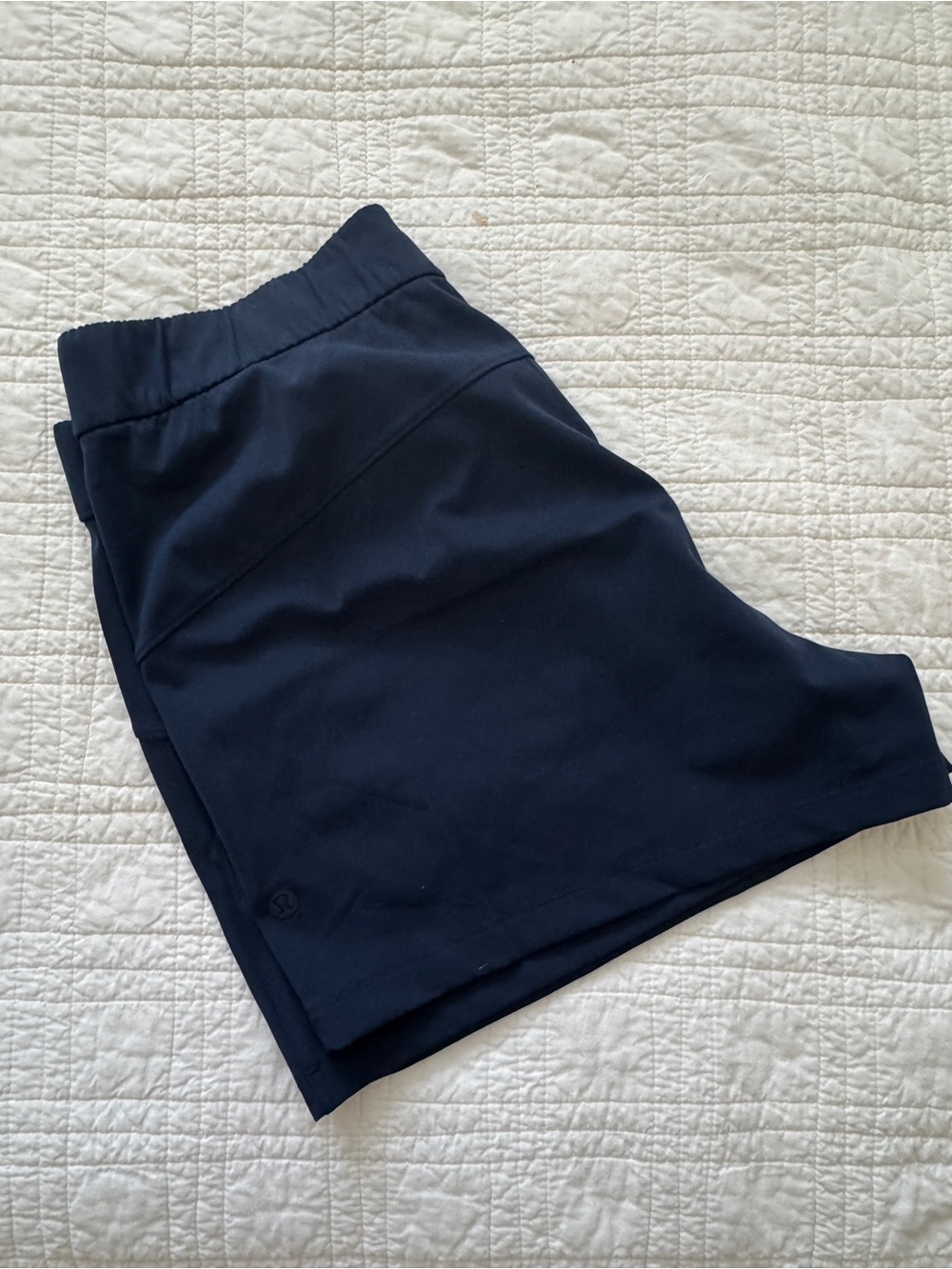 lululemon athletica Navy and Olive Women’s Athletic Pull-On Shorts - Picture 4 of 5
